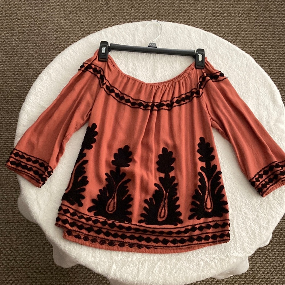 Gianni Bini off the shoulder top.